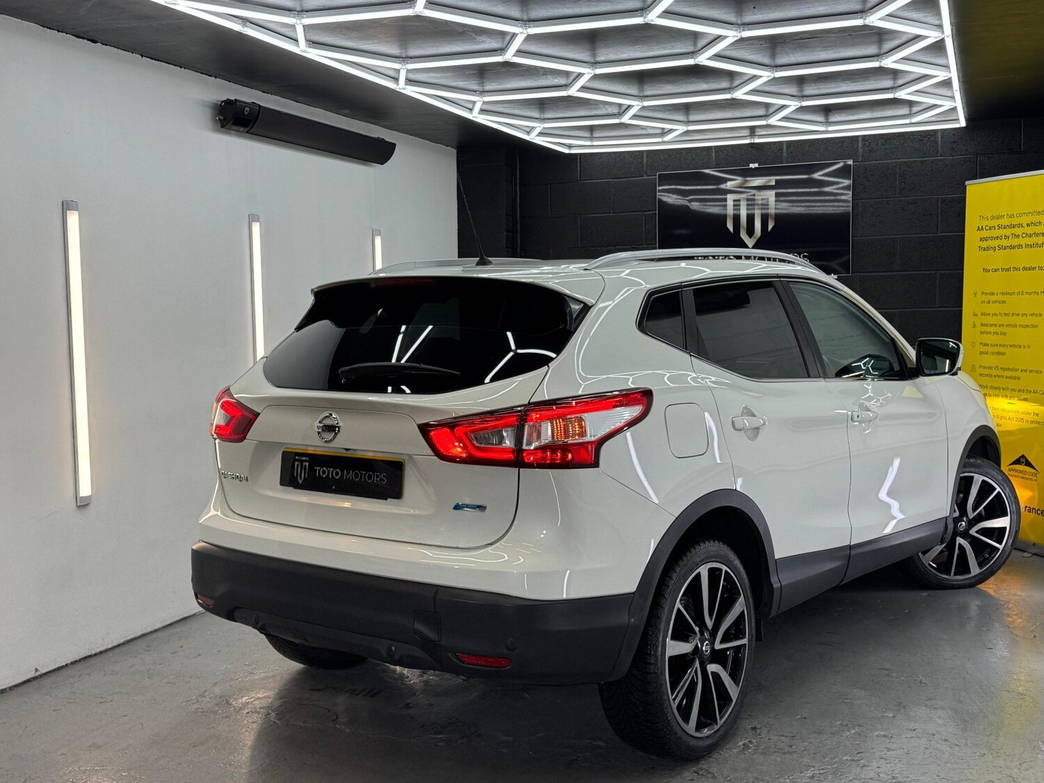 Used Nissan Qashqai 2014 for sale - 76142534: Photo 14