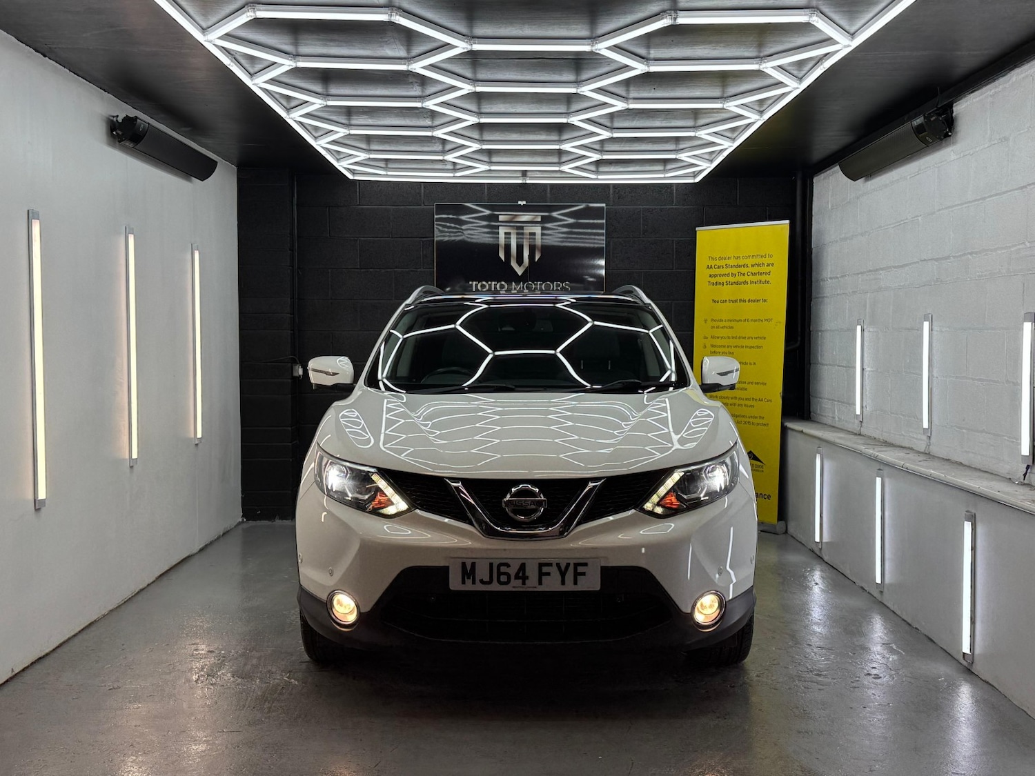 Used Nissan Qashqai 2014 for sale - 76142534: Photo 2