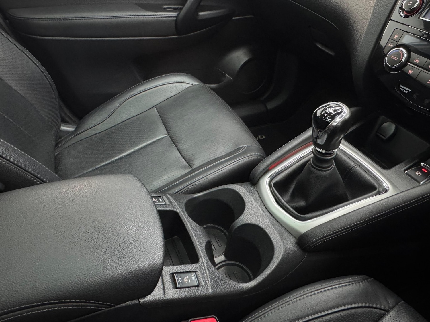 Used Nissan Qashqai 2014 for sale - 76142534: Photo 27