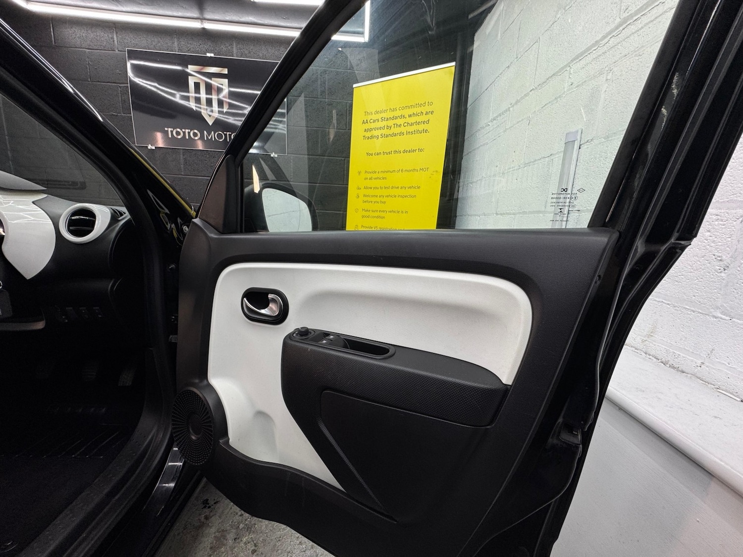 Used Renault Twingo 2015 for sale - 76751897: Photo 14