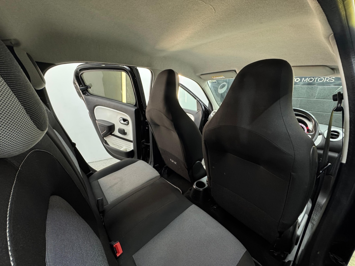 Used Renault Twingo 2015 for sale - 76751897: Photo 34