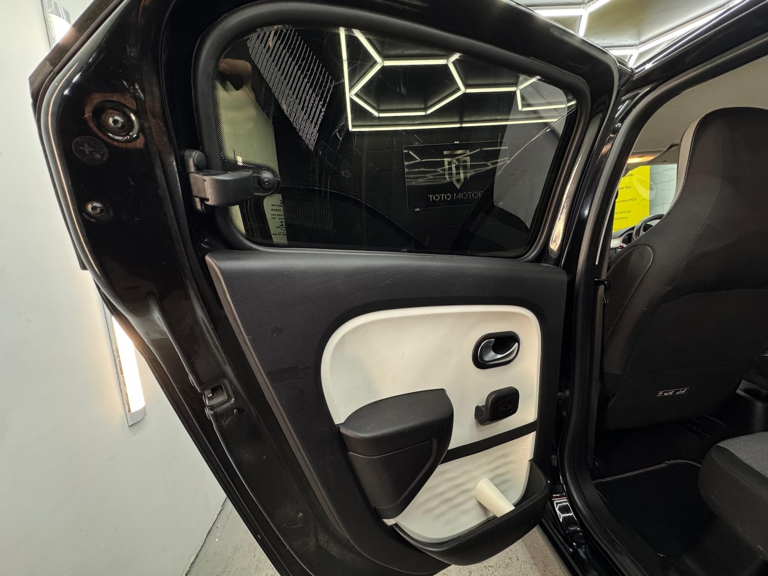 Used Renault Twingo 2015 for sale - 76751897: Photo 35