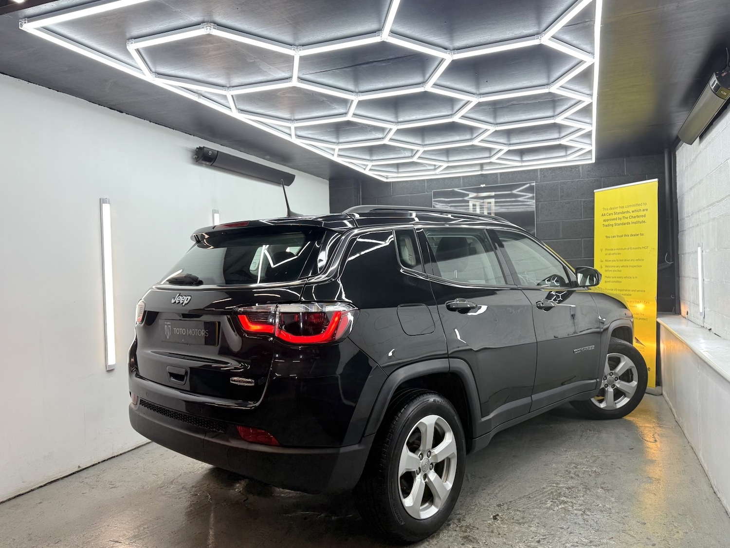 Used Jeep Compass 2018 for sale - 77310724: Photo 9