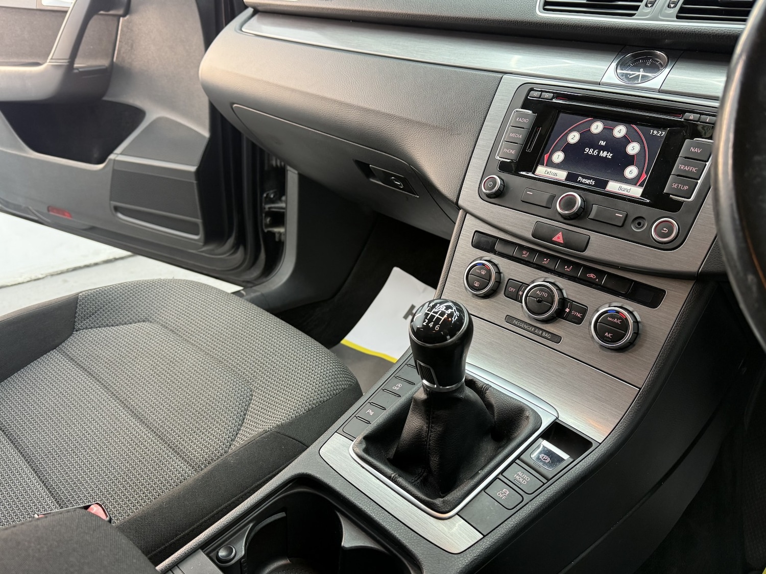 Used Volkswagen Passat 2013 for sale - 77241861: Photo 15