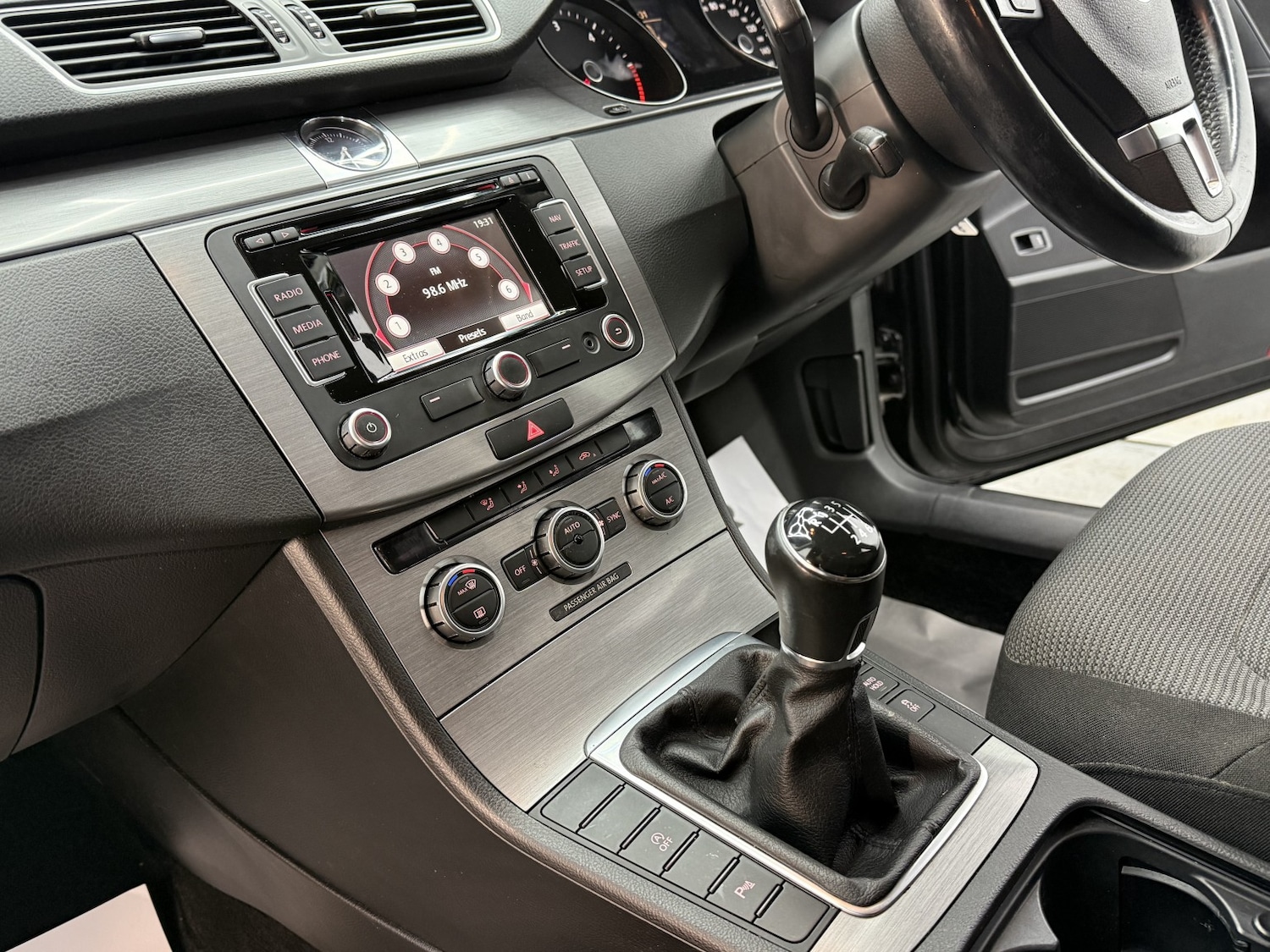 Used Volkswagen Passat 2013 for sale - 77241861: Photo 40