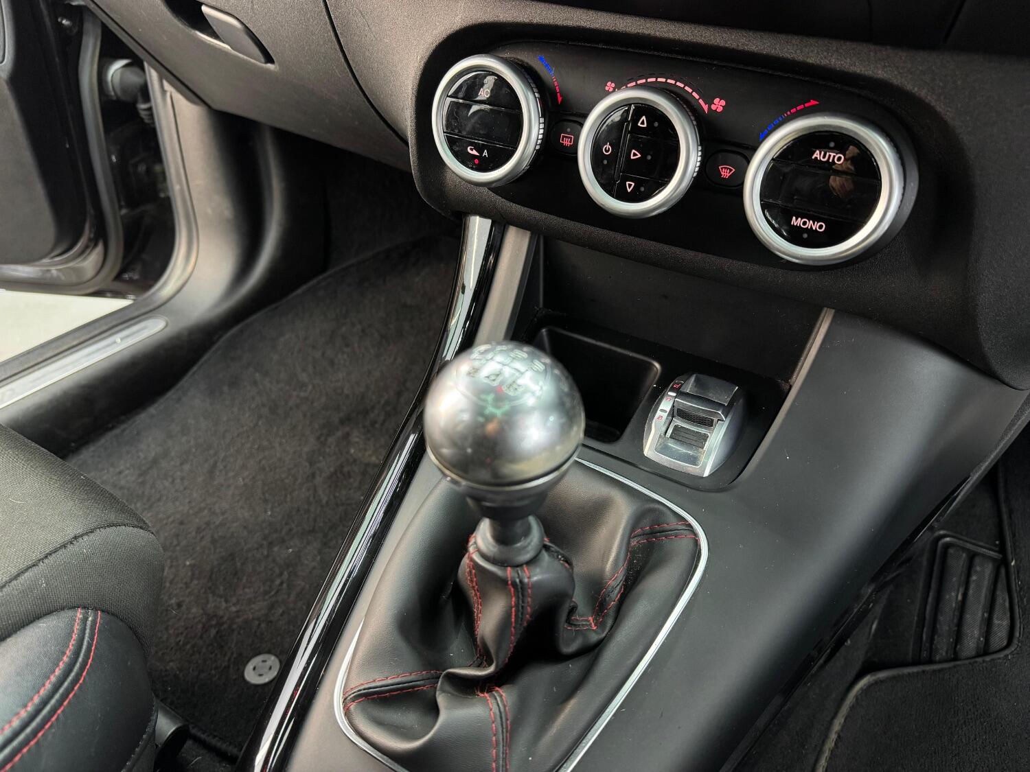 Used Alfa Romeo Giulietta 2012 for sale - 76198511: Photo 24