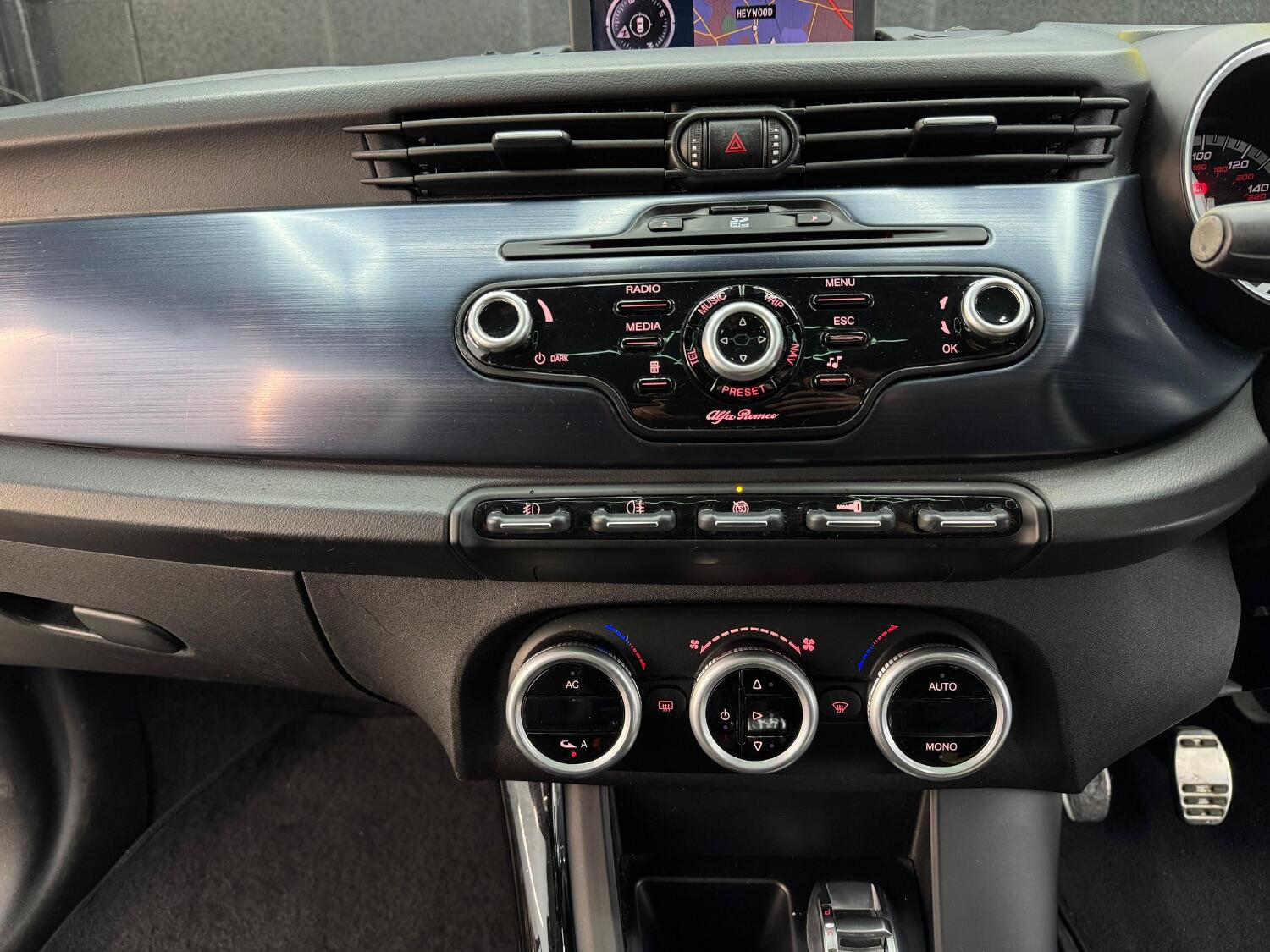 Used Alfa Romeo Giulietta 2012 for sale - 76198511: Photo 27