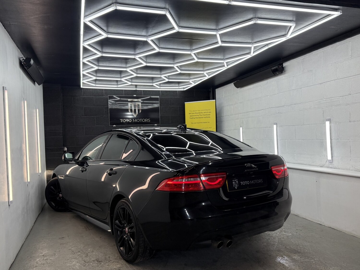 Used Jaguar XE 2017 for sale - 77562545: Photo 12