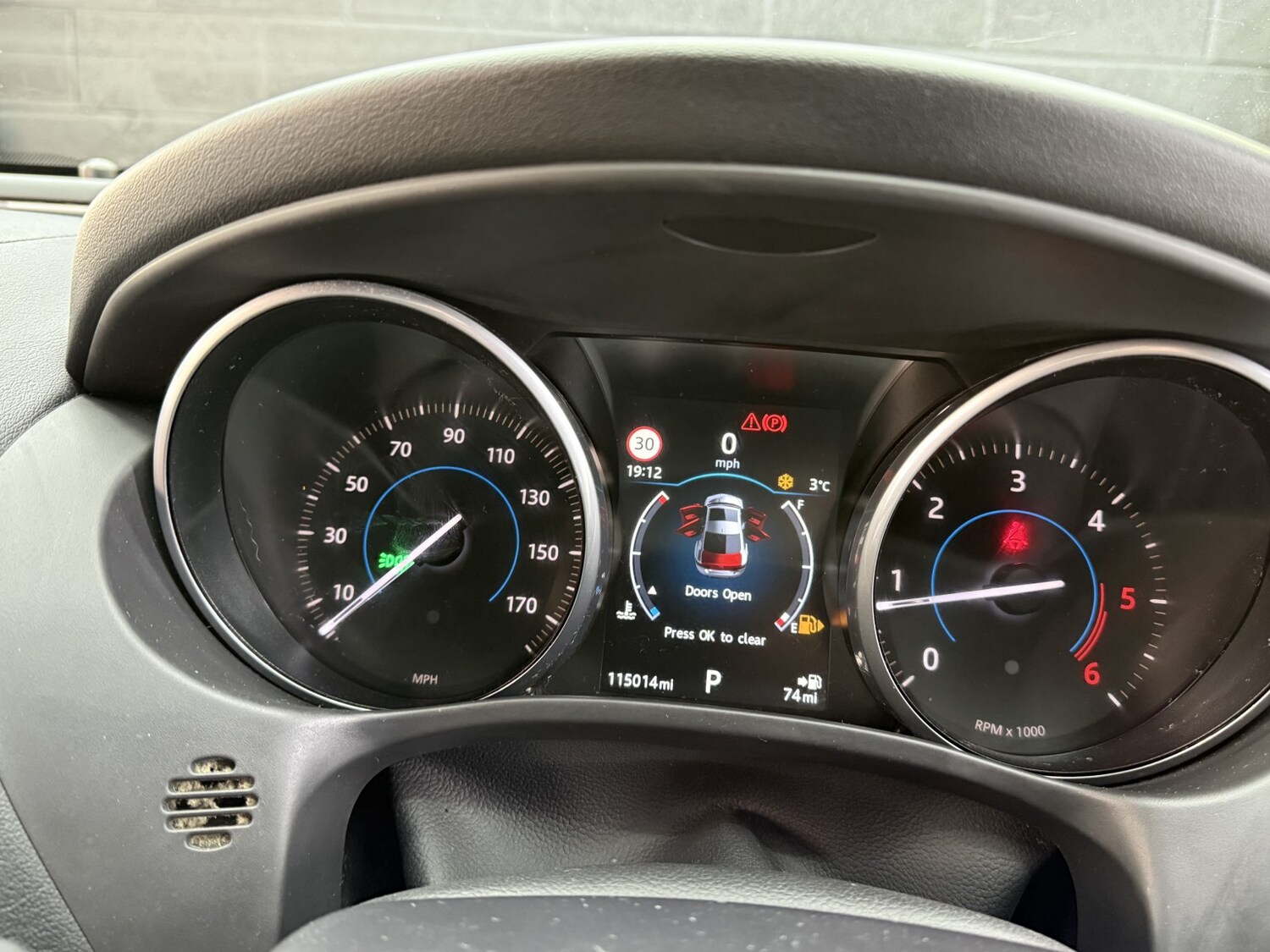 Used Jaguar XE 2017 for sale - 77562545: Photo 20