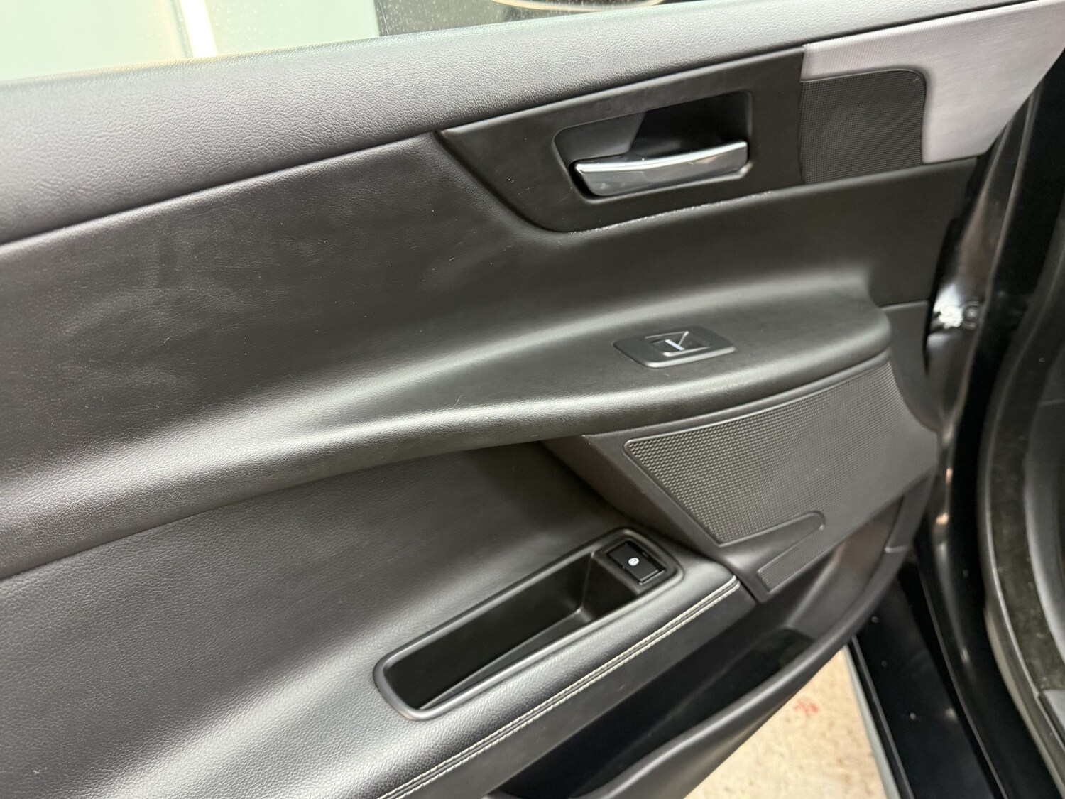 Used Jaguar XE 2017 for sale - 77562545: Photo 31