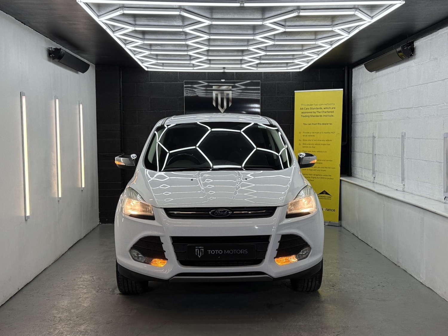 Used Ford Kuga 2014 for sale - 76643443: Photo 2