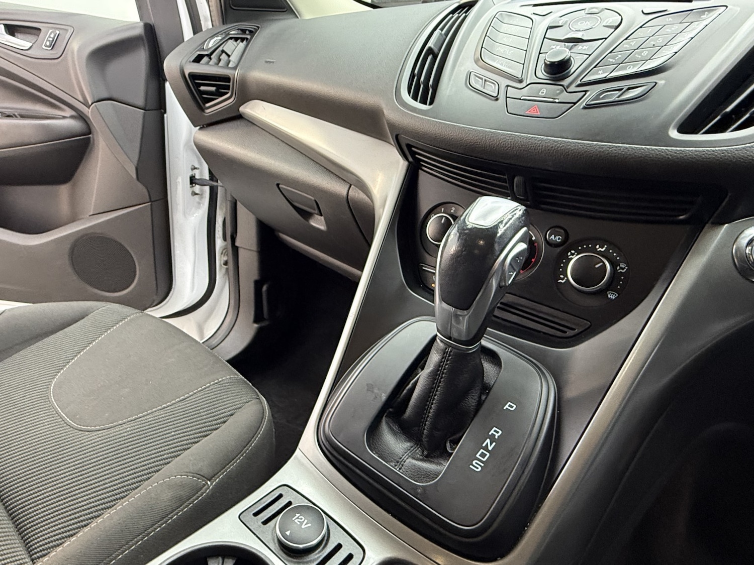 Used Ford Kuga 2014 for sale - 76643443: Photo 29