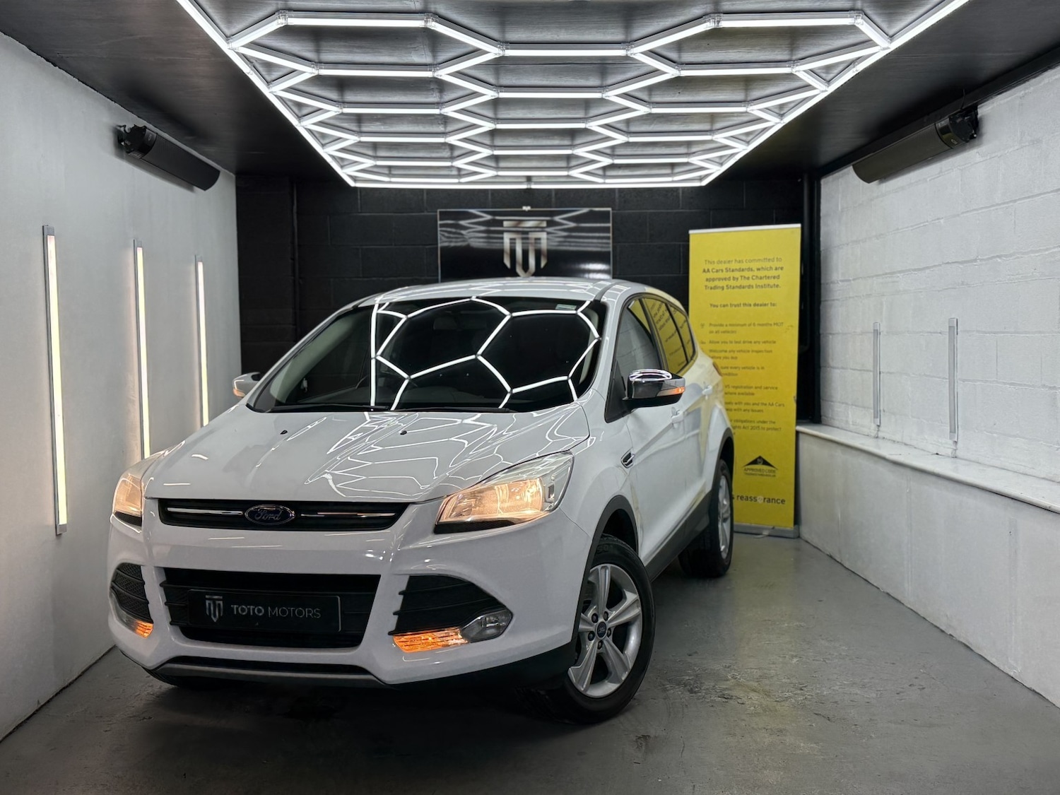 Used Ford Kuga 2014 for sale - 76643443: Photo 3