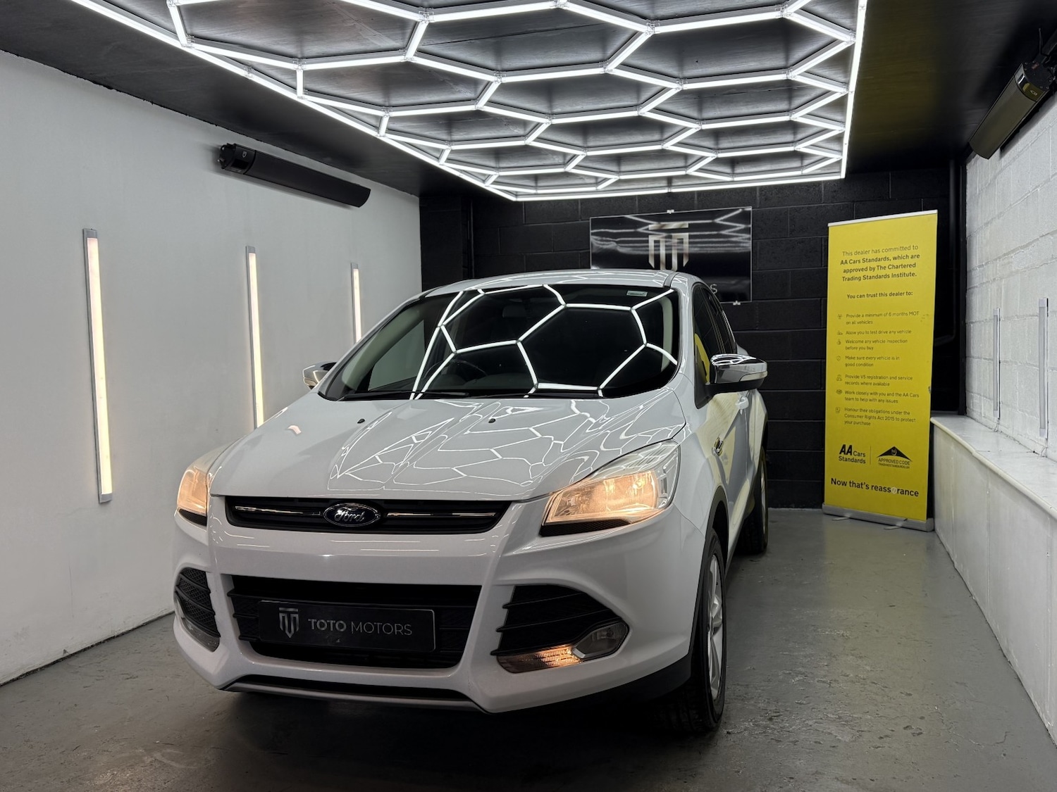 Used Ford Kuga 2014 for sale - 76643443: Photo 4