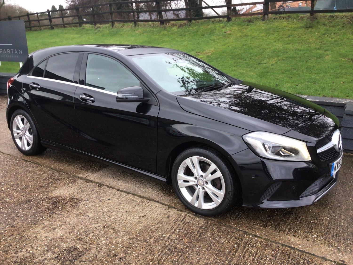 Used Mercedes-Benz A-Class 2015 for sale - 77296788: Photo 2