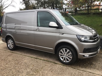Used Volkswagen Transporter 2017 for sale - 76450404: Photo