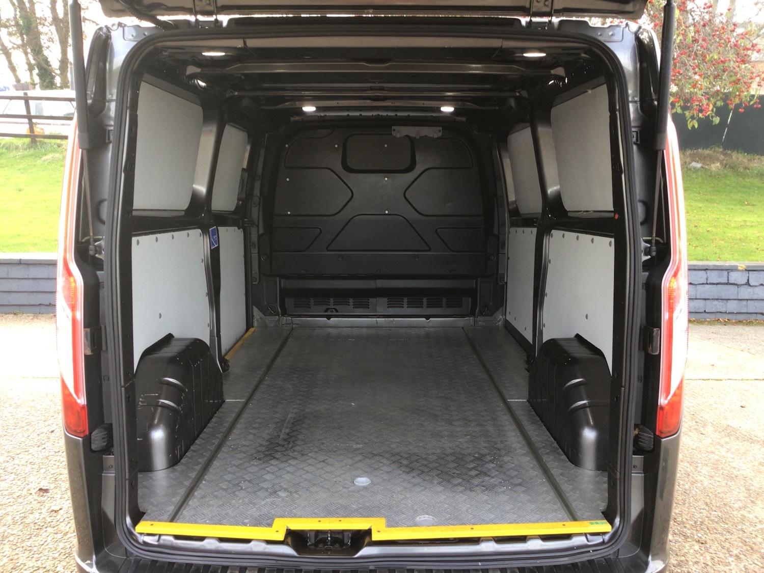 Used Ford Transit Custom 2020 for sale - 76613531: Photo 9