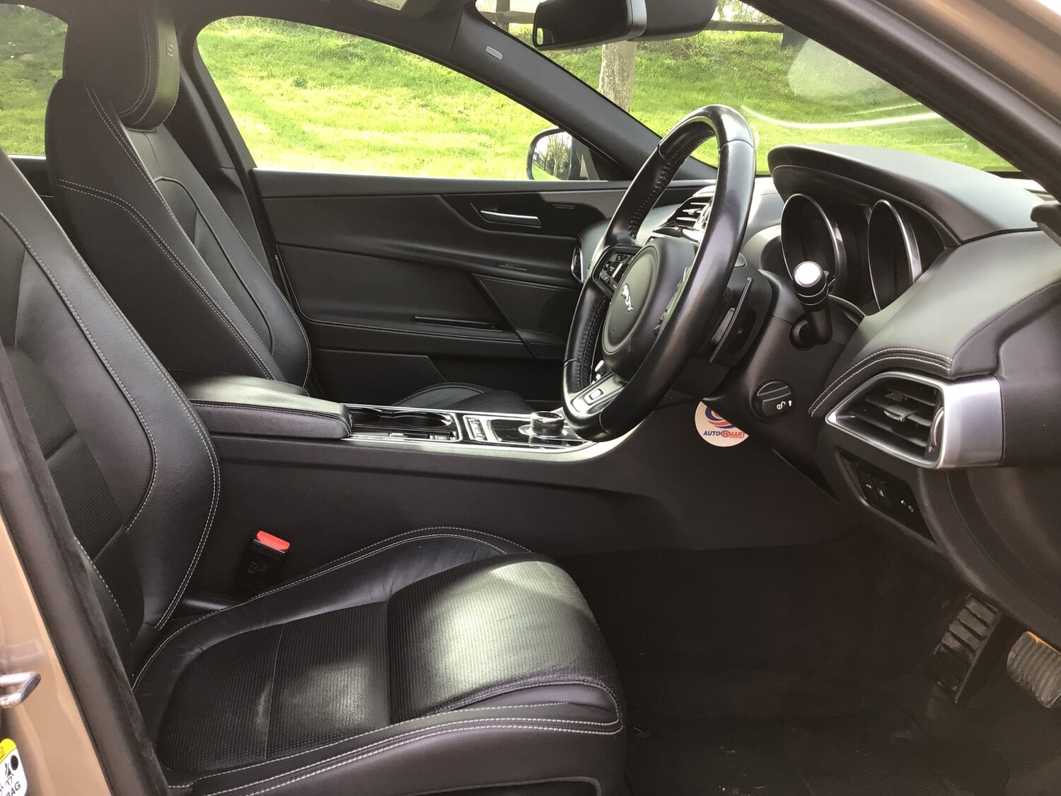 Used Jaguar XE 2017 for sale - 77965307: Photo 15