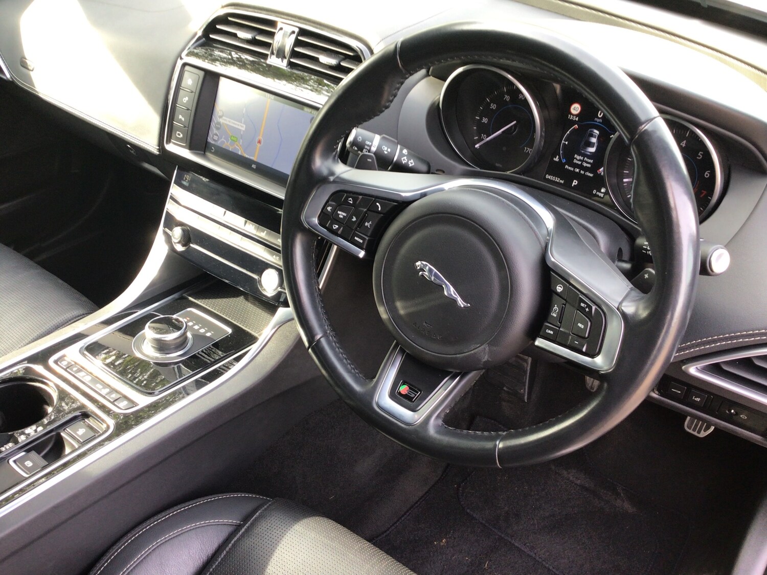 Used Jaguar XE 2017 for sale - 77965307: Photo 16