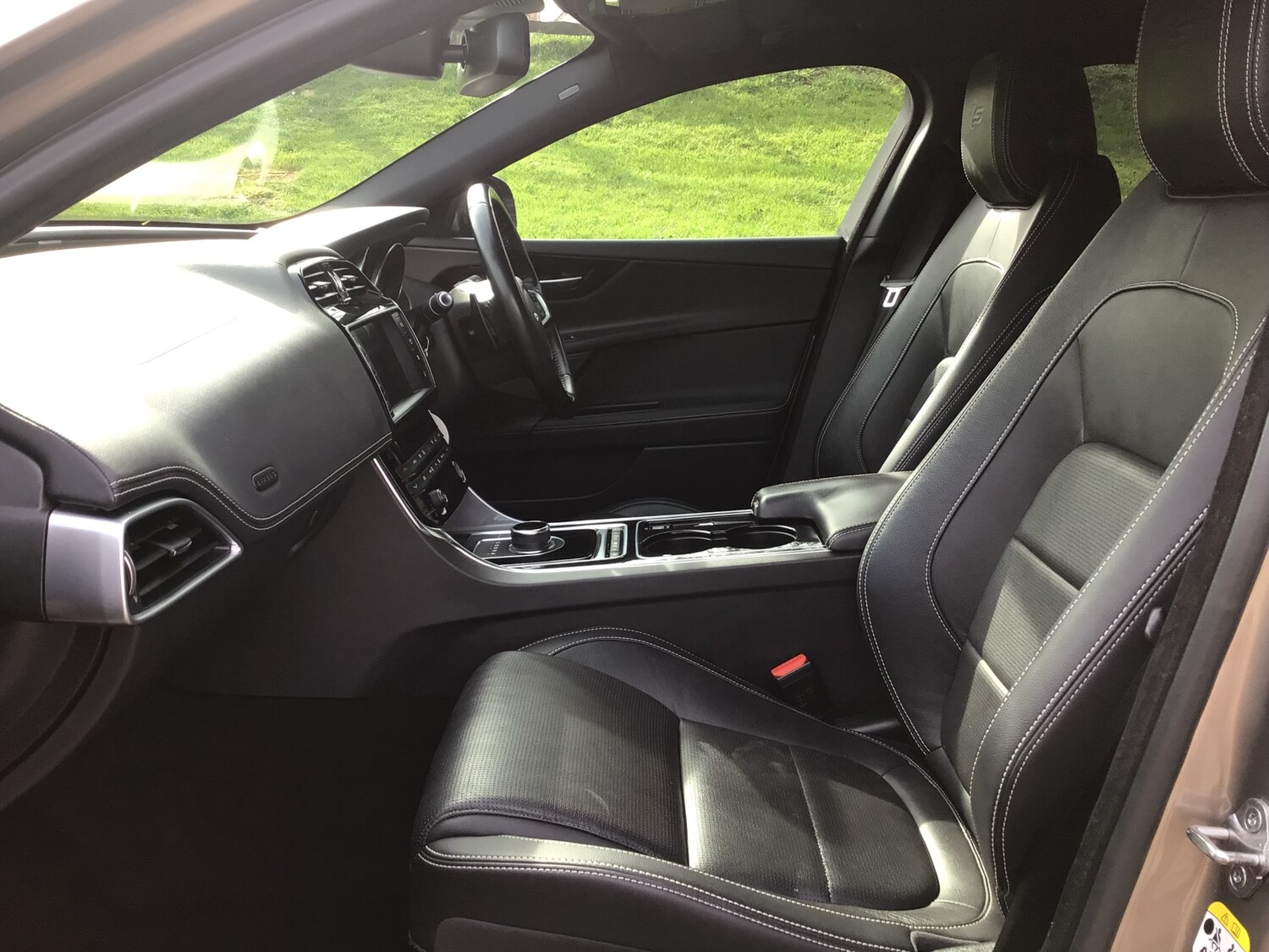 Used Jaguar XE 2017 for sale - 77965307: Photo 18