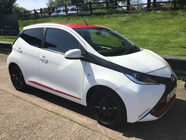 Used Toyota AYGO 2017 for sale - 74525131: Photo 2