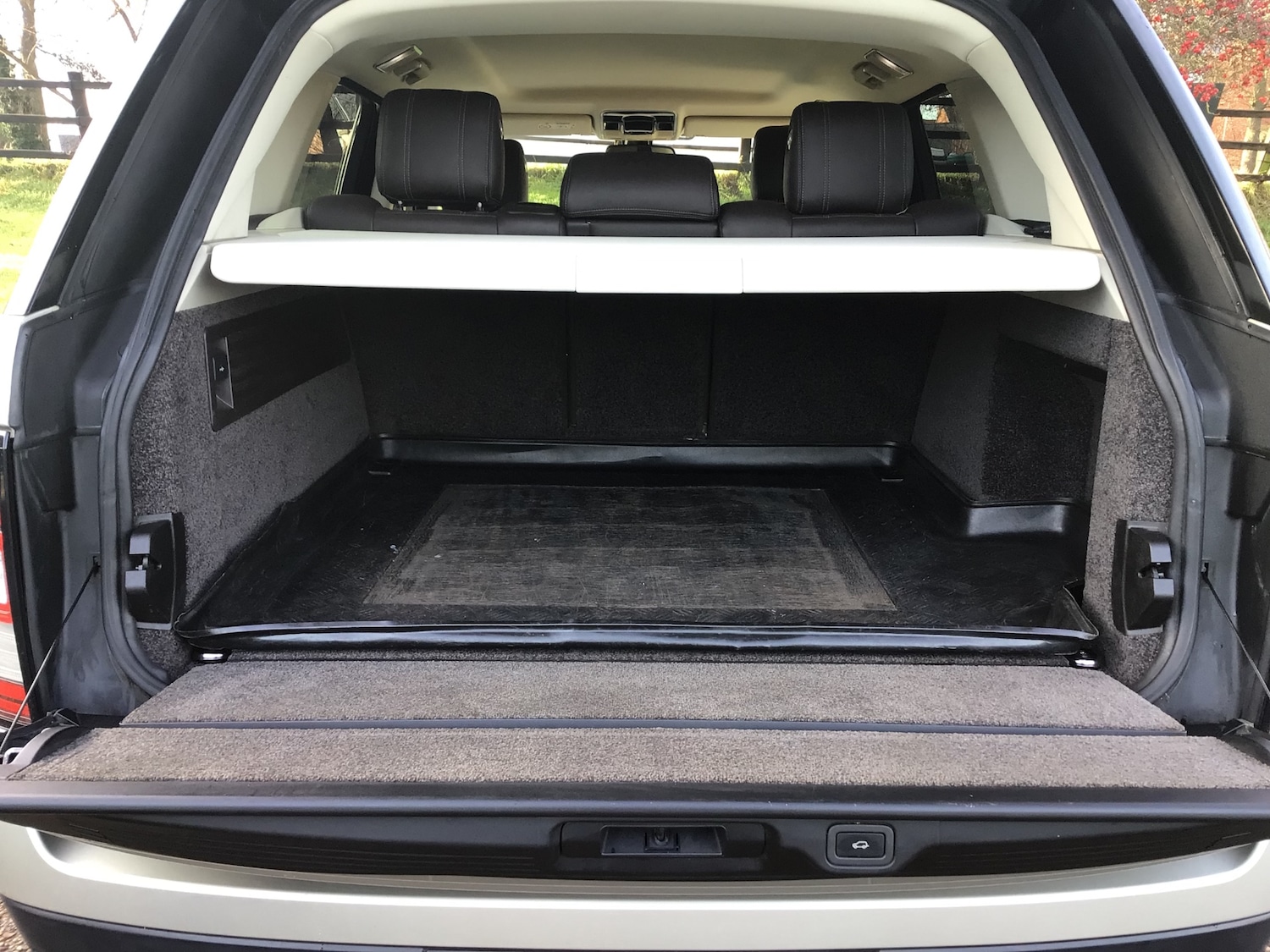 Used Land Rover Range Rover 2013 for sale - 76932176: Photo 11