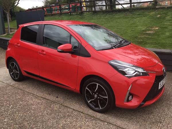 Used Toyota Yaris 2017 for sale - 74365236: Photo 2
