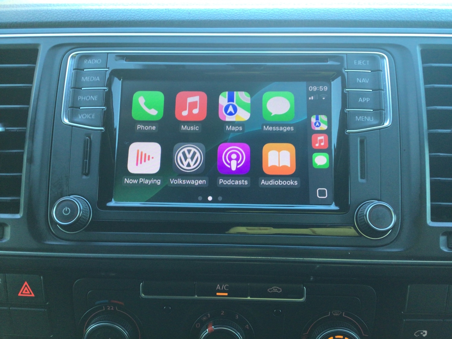 Used Volkswagen Transporter 2018 for sale - 76650137: Photo 14