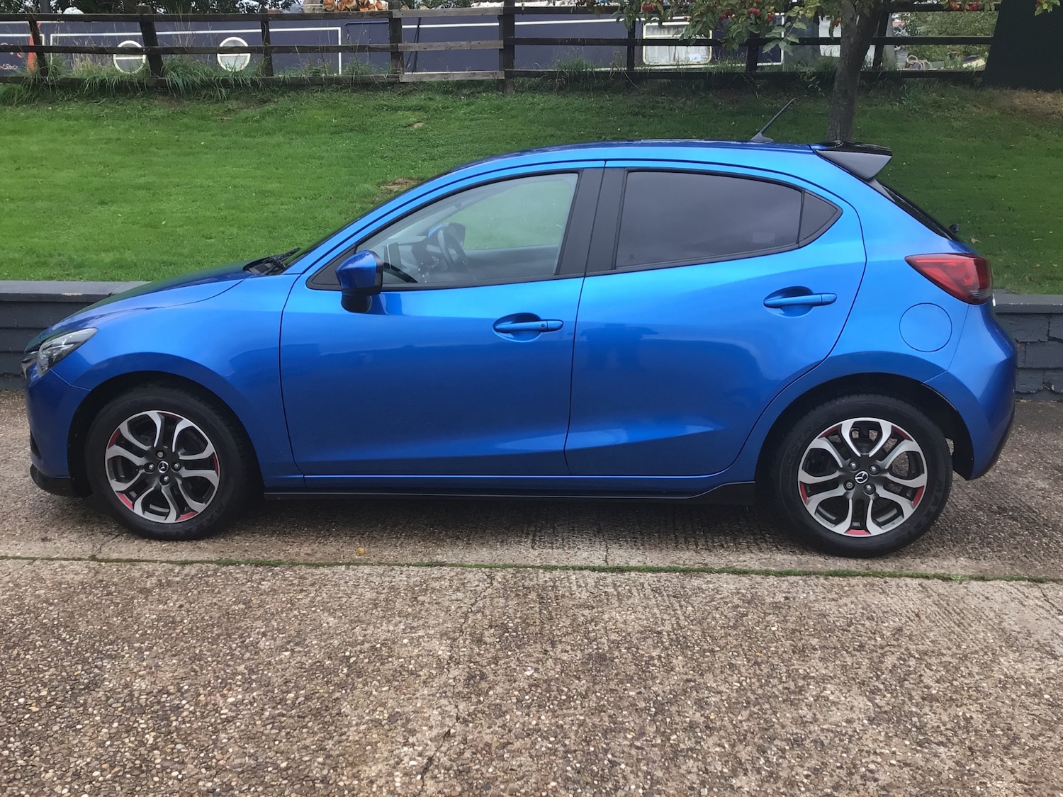 Used Mazda Mazda2 2015 for sale - 76253621: Photo 7