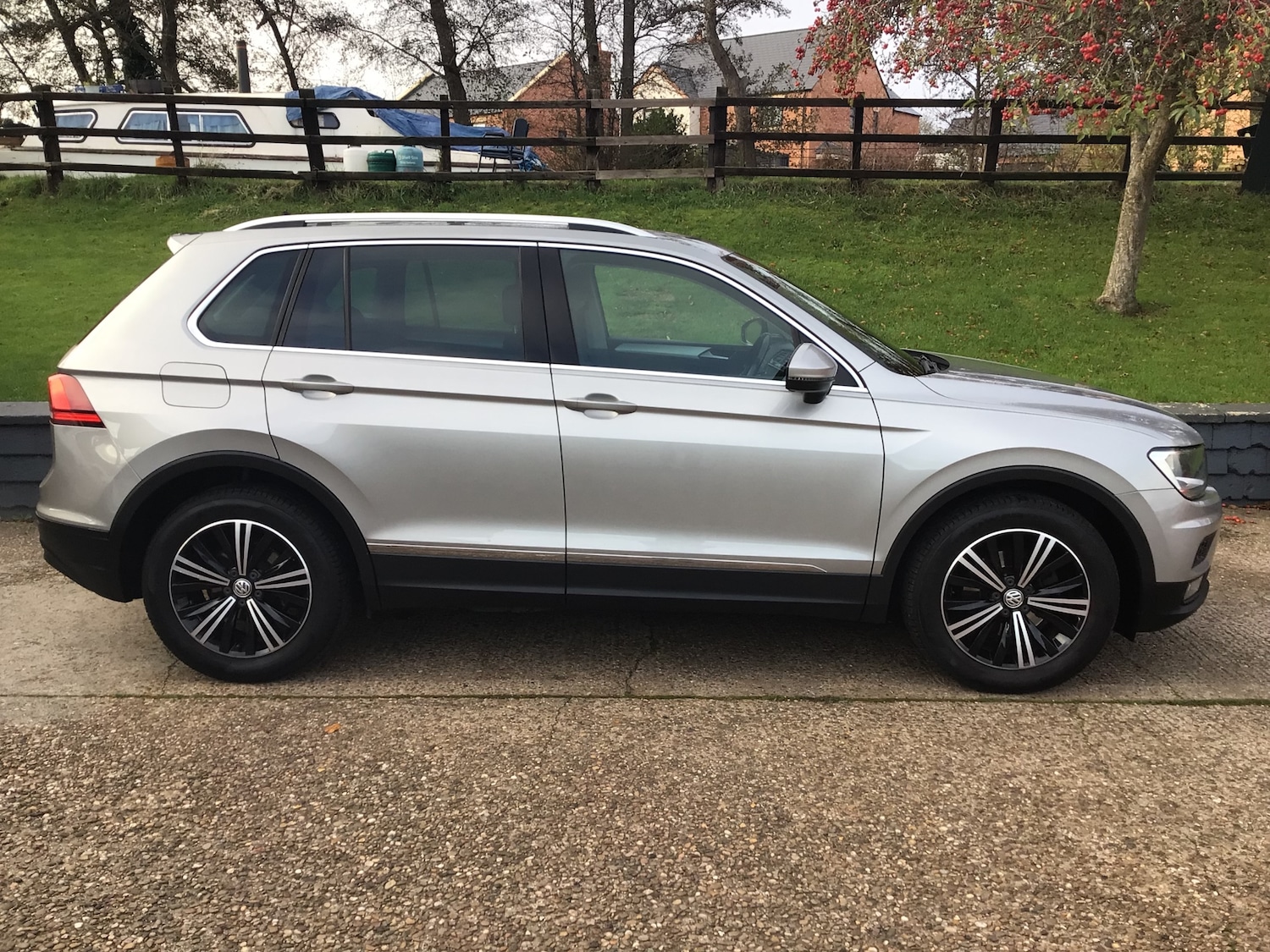 Used Volkswagen Tiguan 2017 for sale - 76637507: Photo 3