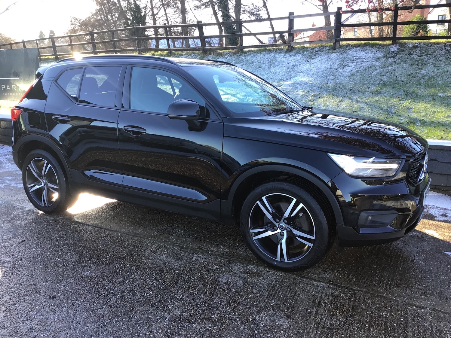 Used Volvo XC40 2020 for sale - 77104471: Photo 2