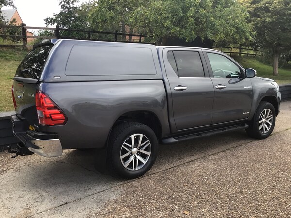 Used Toyota Hilux 2019 for sale - 75472349: Photo 4