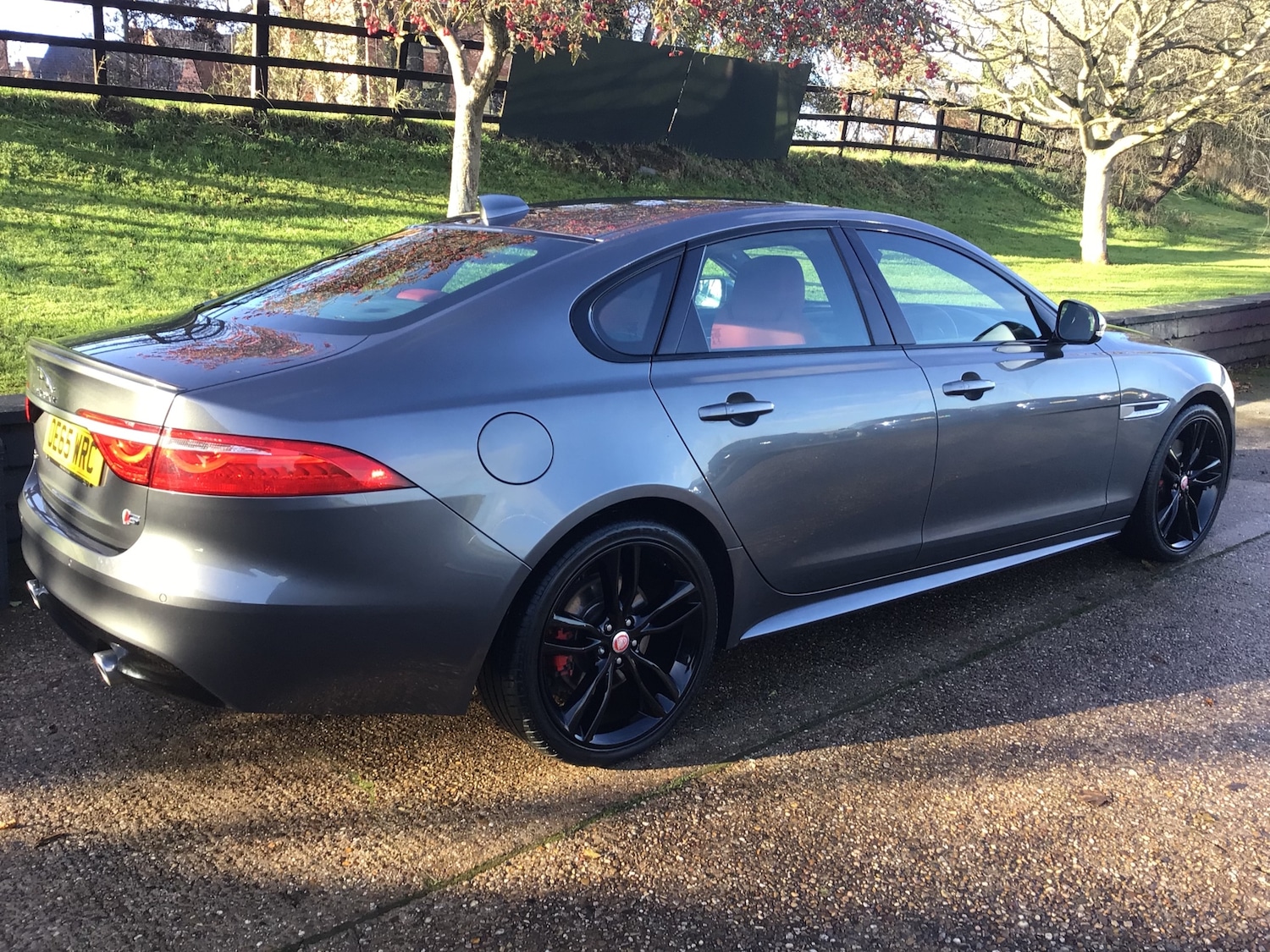 Used Jaguar XF 2016 for sale - 76748922: Photo 4