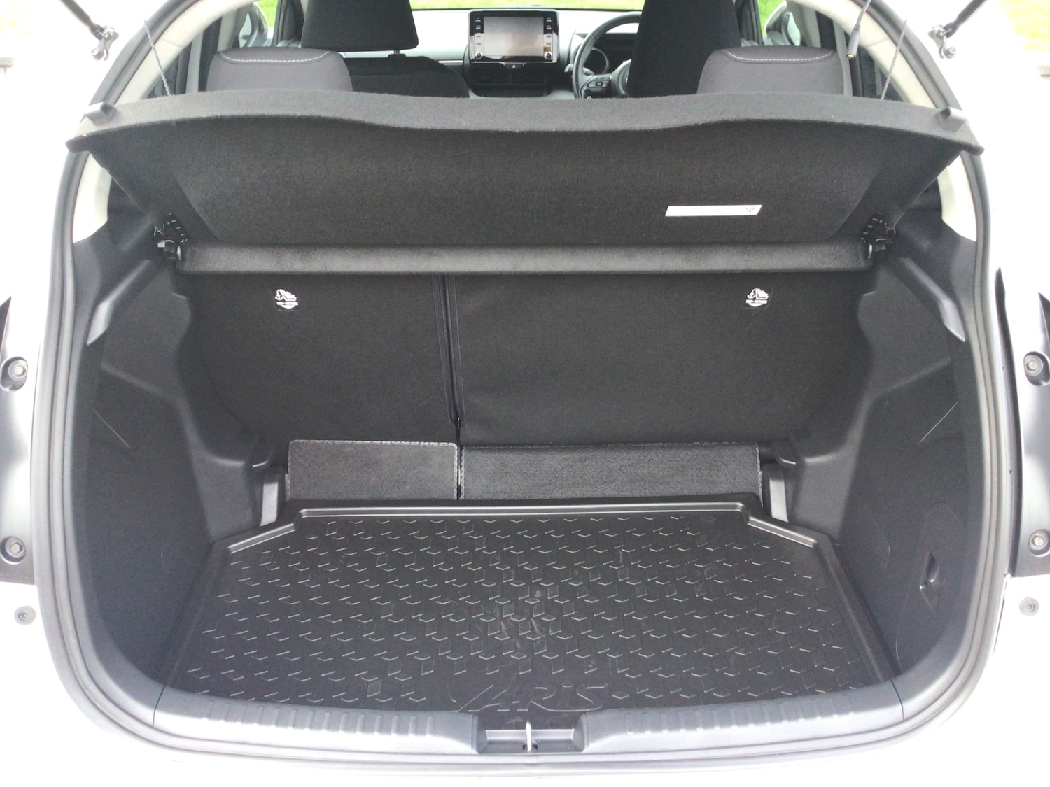 Used Toyota Yaris 2023 for sale - 77687404: Photo 11