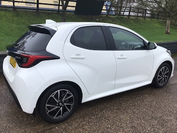 Used Toyota Yaris 2023 for sale - 77687404: Photo