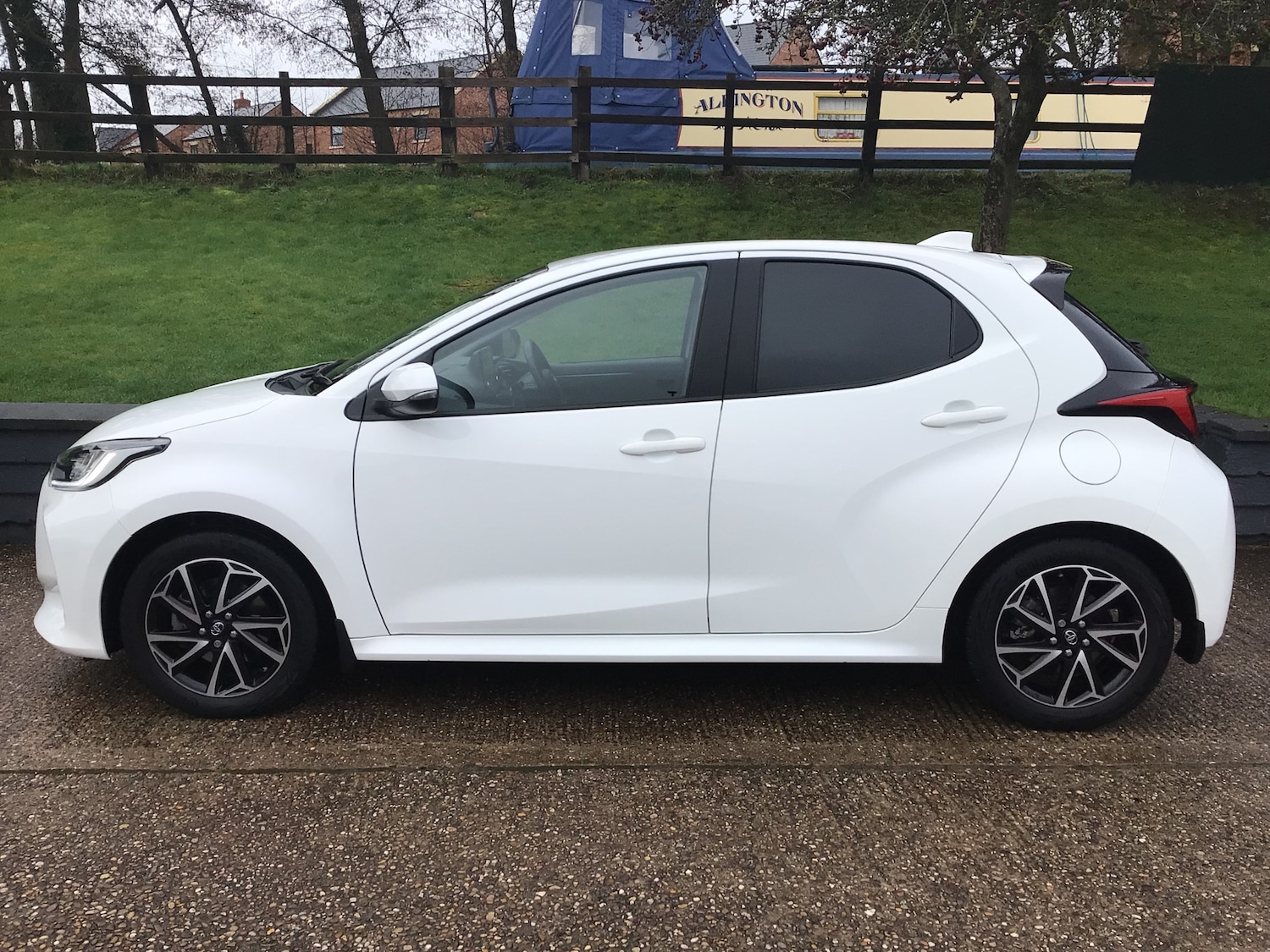 Used Toyota Yaris 2023 for sale - 77687404: Photo 6