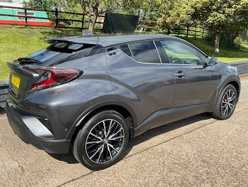 Used Toyota C-HR 2018 for sale - 78915057: Photo