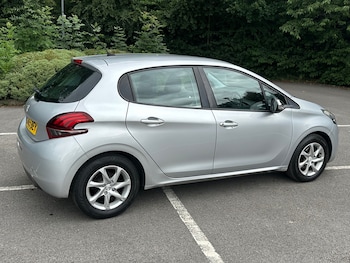 Used Peugeot 208 2015 for sale - 79021655: Photo