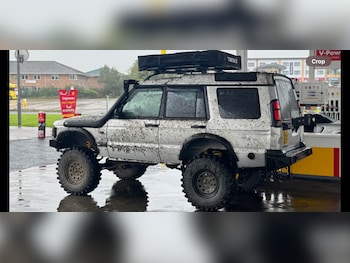 Land Rover Discovery feature image 2