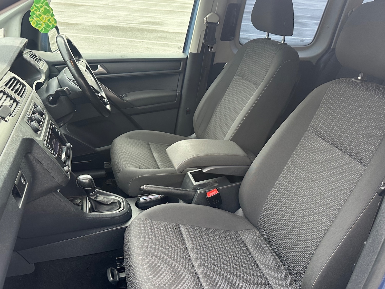 Used Volkswagen Caddy Maxi Life 2018 for sale - 77136926: Photo 8