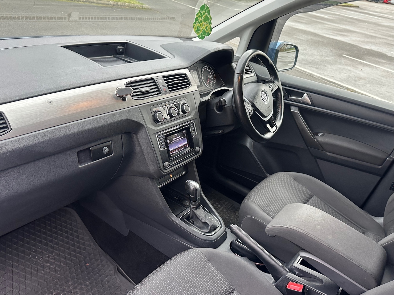 Used Volkswagen Caddy Maxi Life 2018 for sale - 77136926: Photo 9