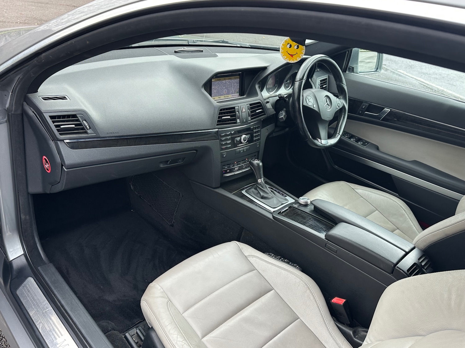 Used Mercedes-Benz E Class 2010 for sale - 76757359: Photo 11