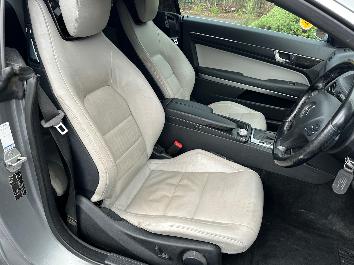 Used Mercedes-Benz E Class 2010 for sale - 76757359: Photo 17