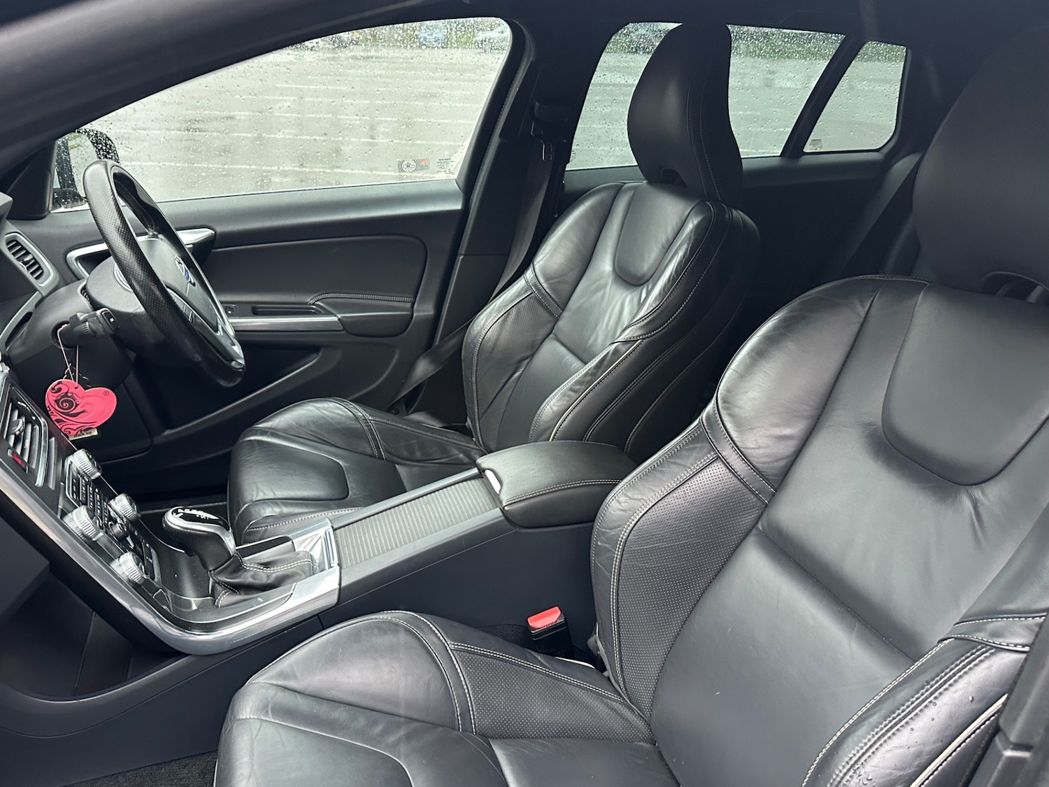 Used Volvo V60 2016 for sale - 76946812: Photo 13