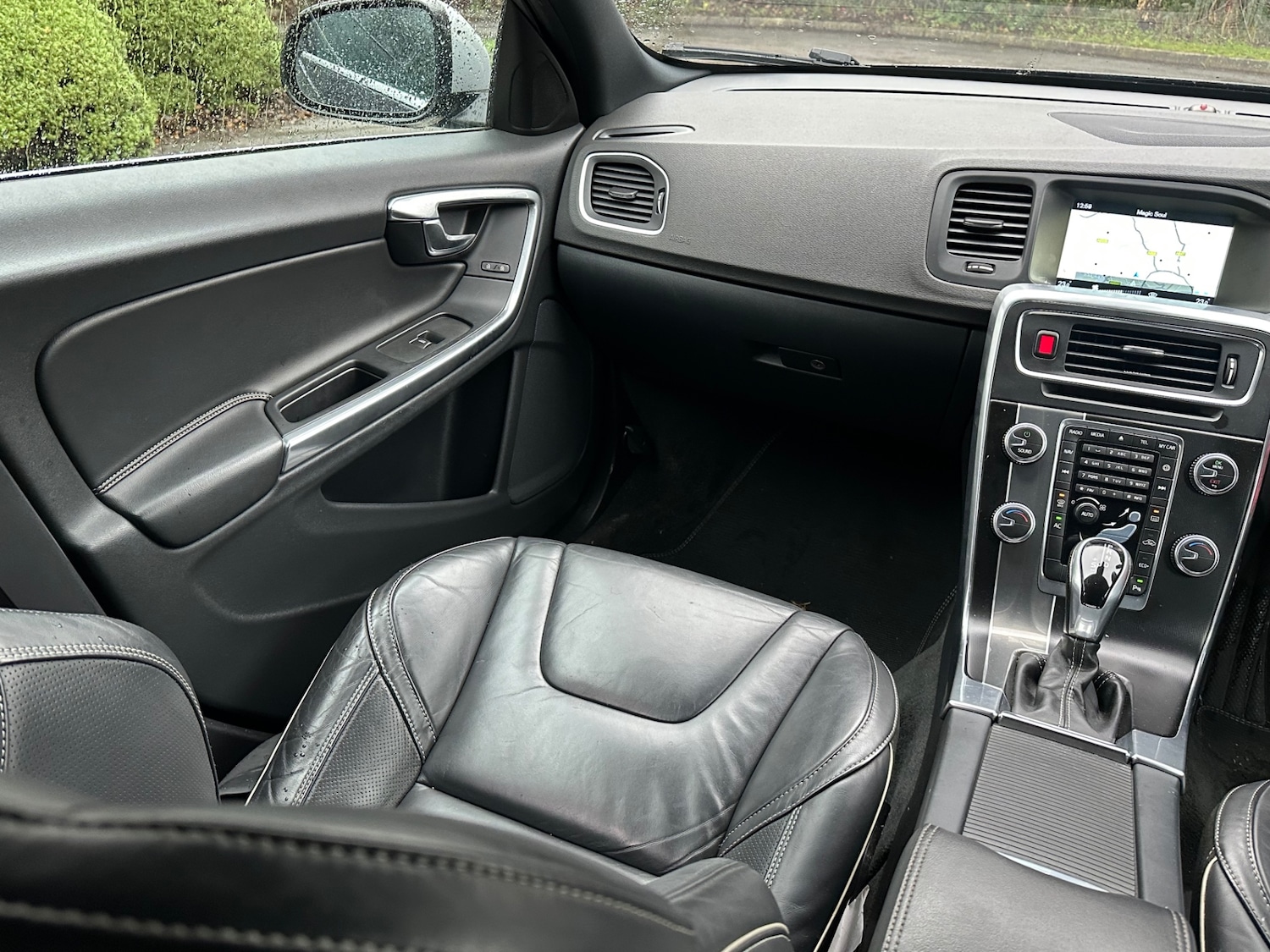 Used Volvo V60 2016 for sale - 76946812: Photo 19