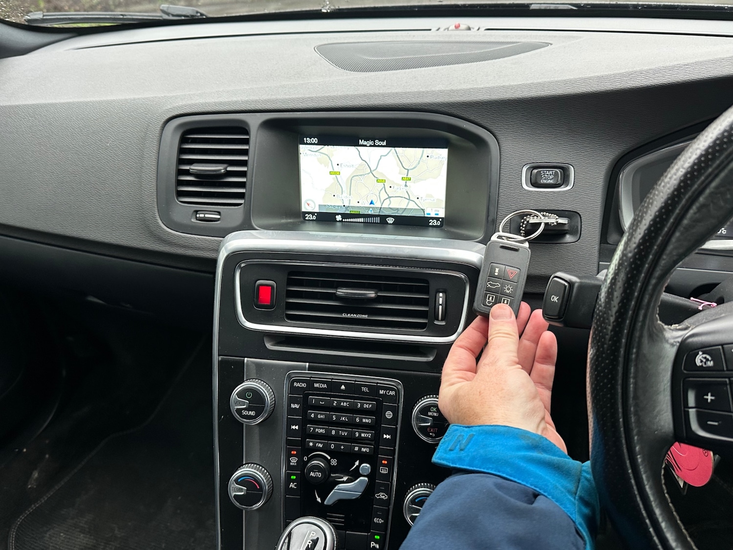 Used Volvo V60 2016 for sale - 76946812: Photo 24