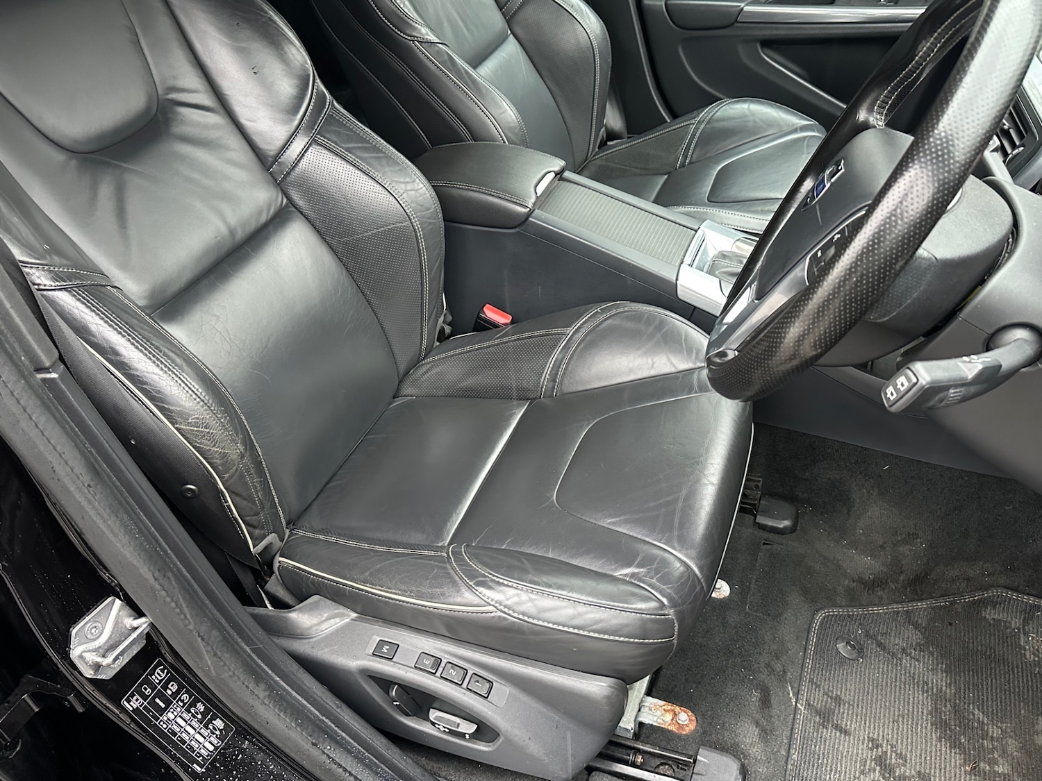 Used Volvo V60 2016 for sale - 76946812: Photo 25