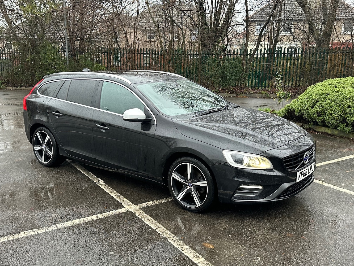 Used Volvo V60 2016 for sale - 76946812: Photo 3