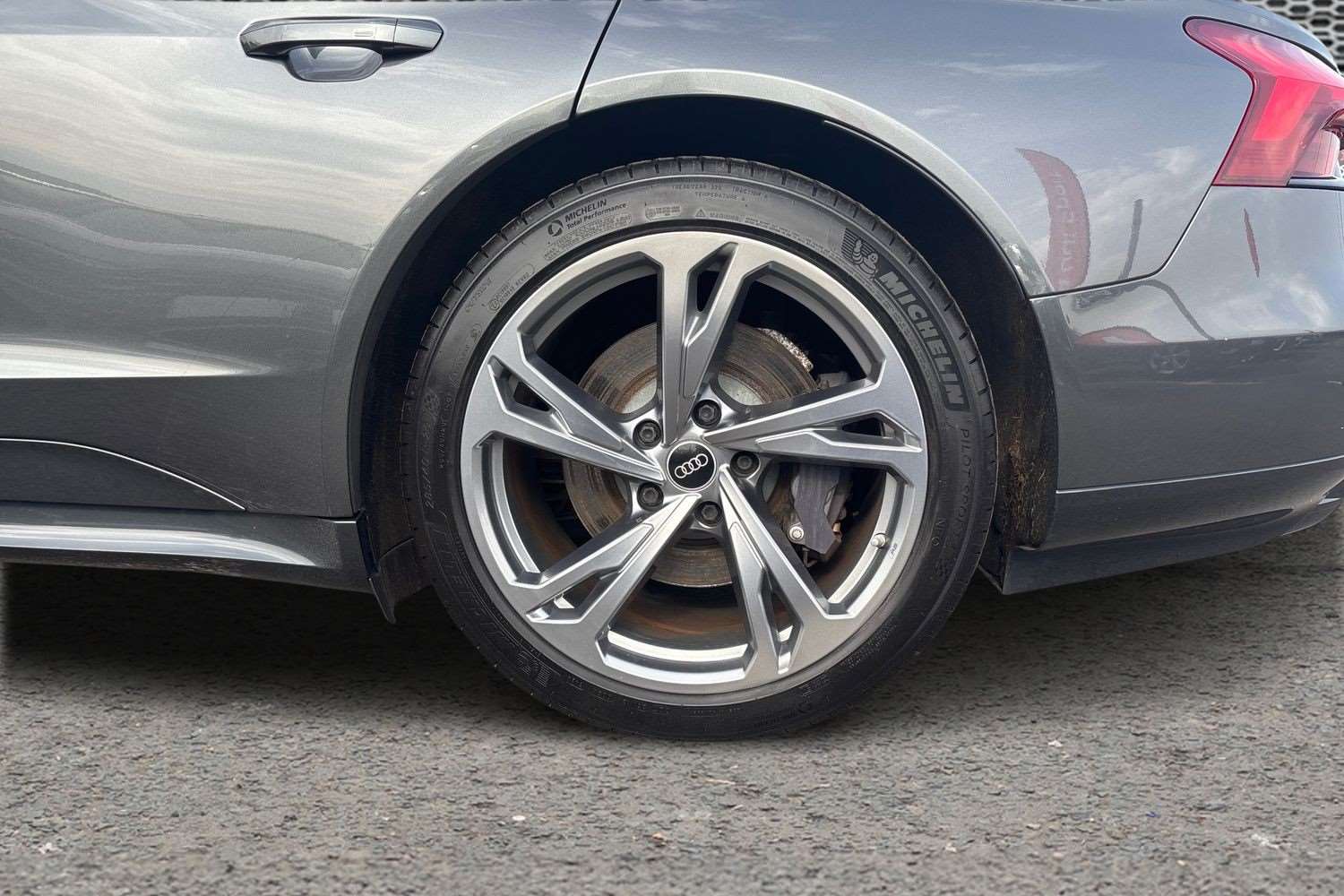 Used Audi e-tron GT 2022 for sale - 77552943: Photo 10