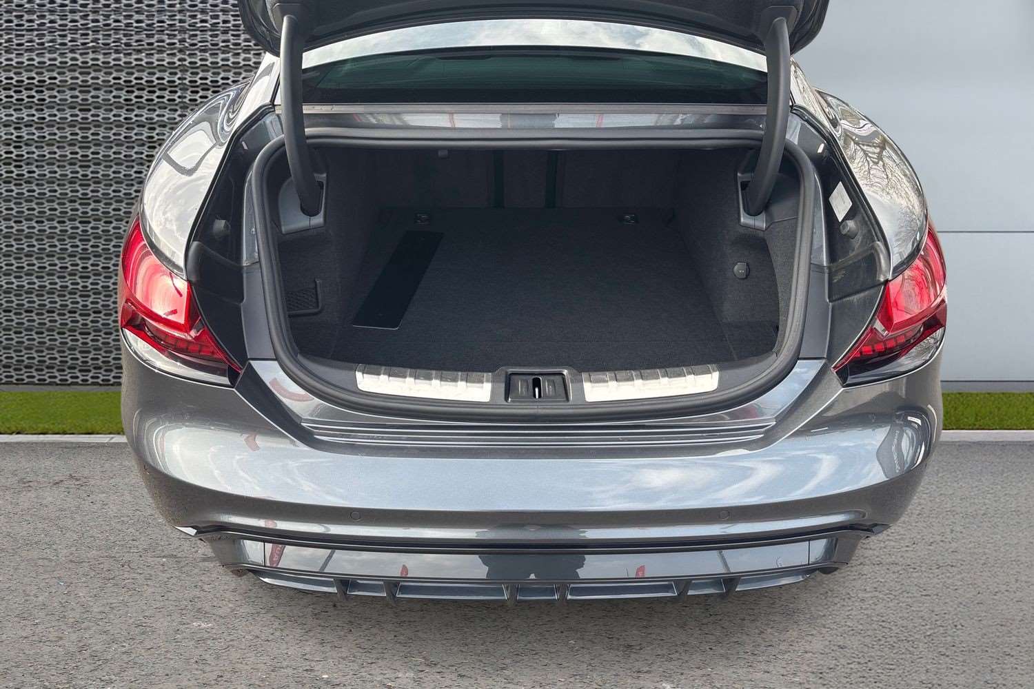 Used Audi e-tron GT 2022 for sale - 77552943: Photo 14